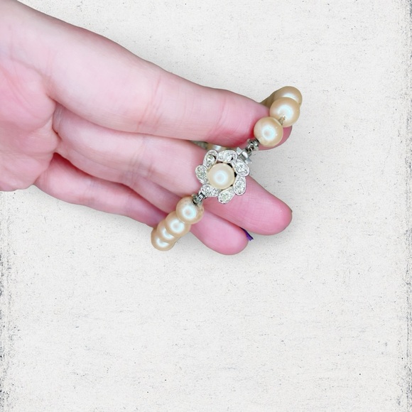 5197. Vintage Ivory Glass Faux Pearls - Picture 3 of 5